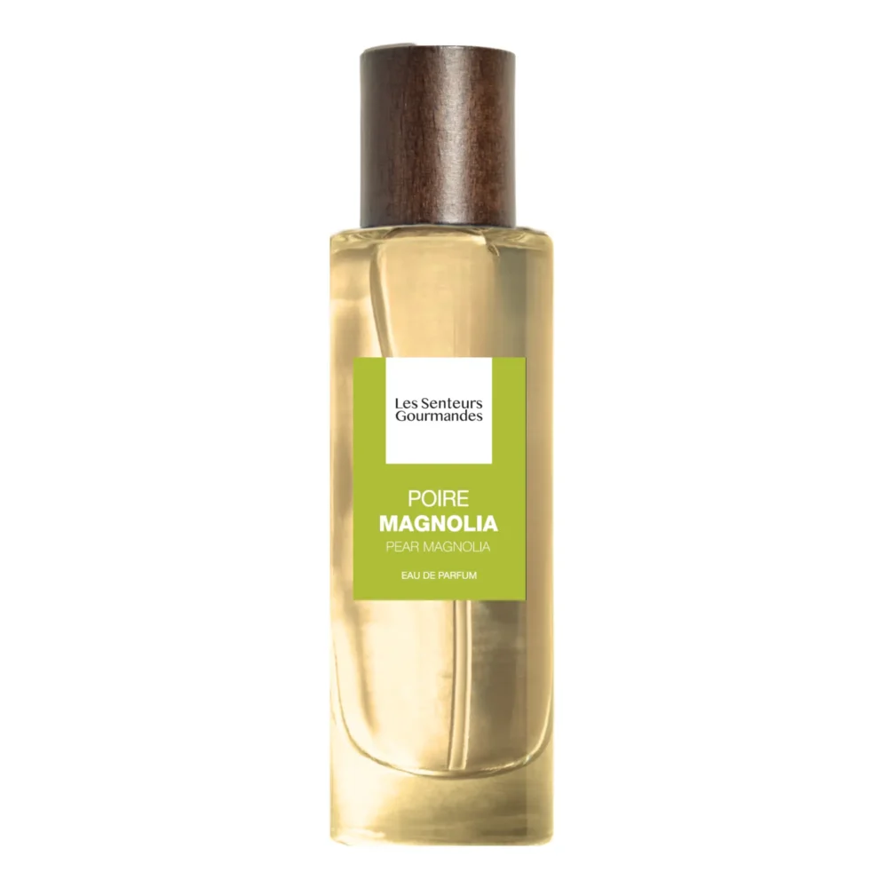 POIRE MAGNOLIA associe la fraîcheur lumineuse de la bergamote à la gourmandise juteuse de la poire, comme une caresse de l’aube sur la peau.