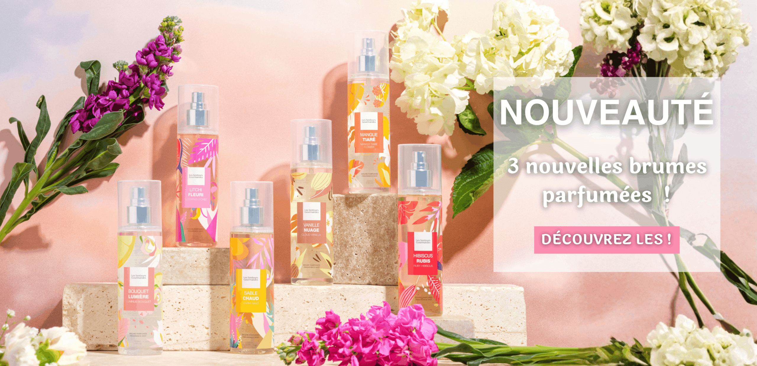 Découvrez notre collection de brumes parfumées sans alcool, formulées avec 96% d’ingrédients d’origine naturelle. Leurs sillages irrésistibles enveloppent d’un voile léger corps et cheveux, comme une caresse parfumée. Un nuage de fraîcheur qui accompagne chacun de vos mouvements, laissant derrière lui une empreinte délicate et enivrante.